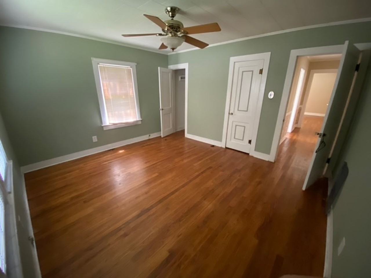 313 Saint Thomas St - Photo 3 of 6