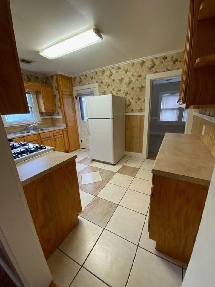 313 Saint Thomas St - Photo 5 of 6