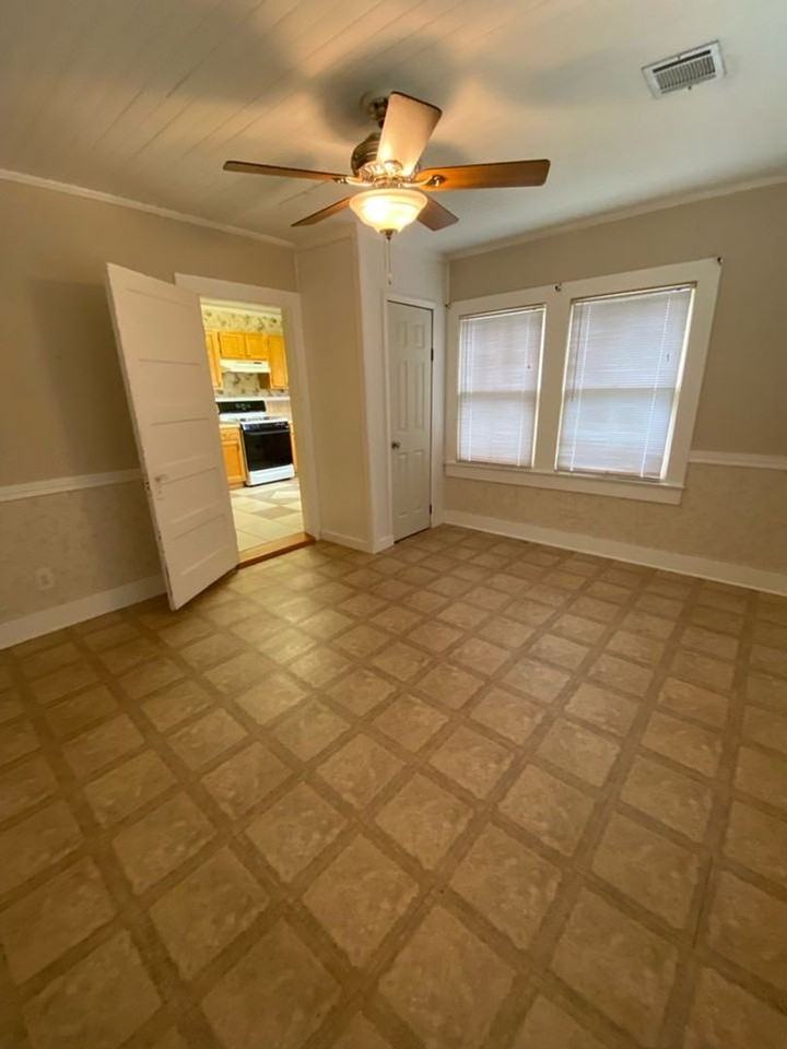 313 Saint Thomas St - Photo 6 of 6