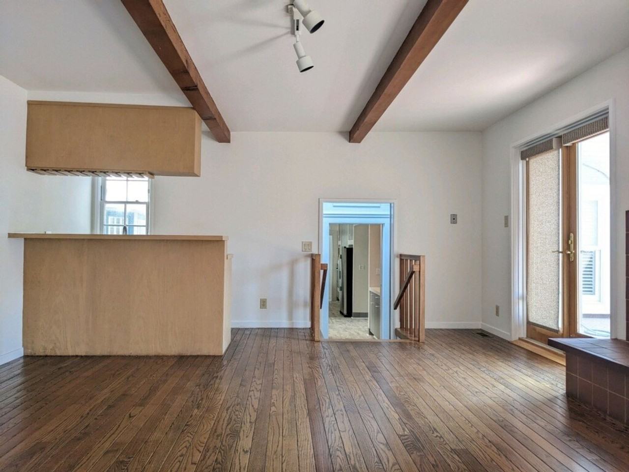 97 Jordan Ave - Photo 4 of 29