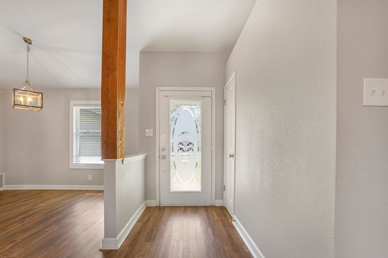 501 Elm Ct - Photo 5 of 22