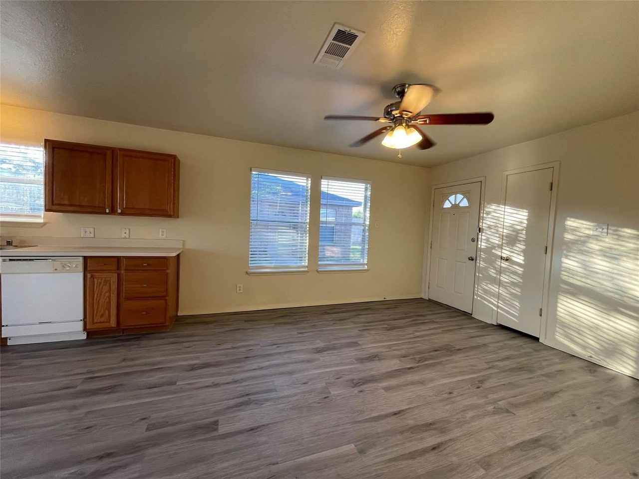 121 Cambridge Dr #3 - Photo 7 of 19