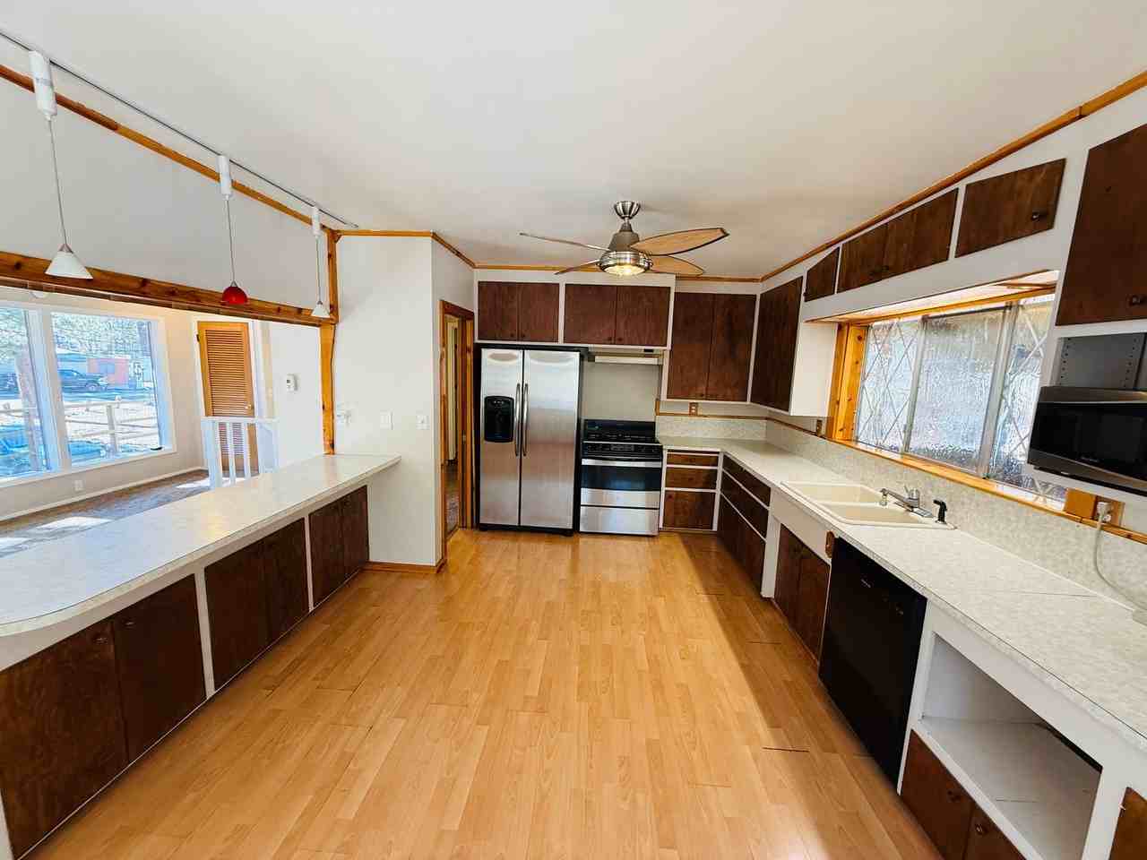 2493 Ponderosa St #3 - Photo 5 of 28