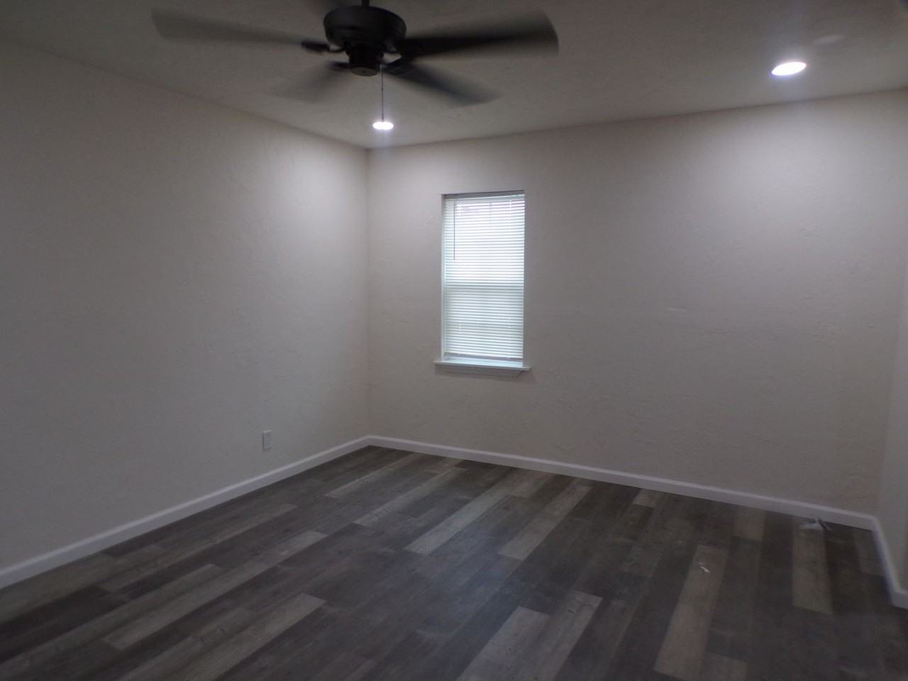 1514 Nw Bessie Ave - Photo 4 of 39