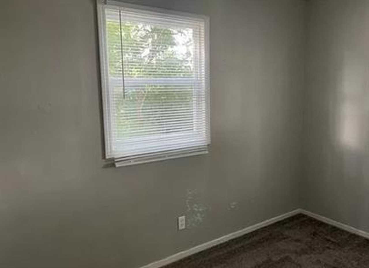 15 Sherwood Ct - Photo 4 of 5