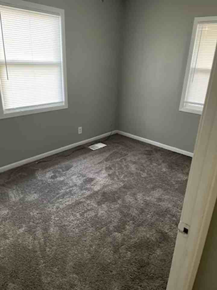 1007 W Harvard St - Photo 4 of 7