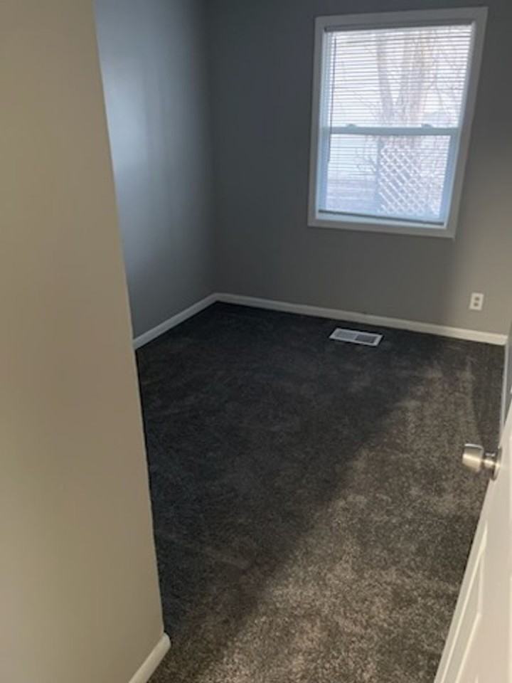 1007 W Harvard St - Photo 6 of 7