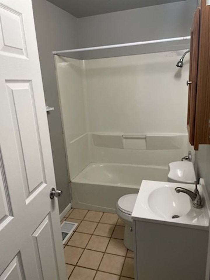 1007 W Harvard St - Photo 7 of 7