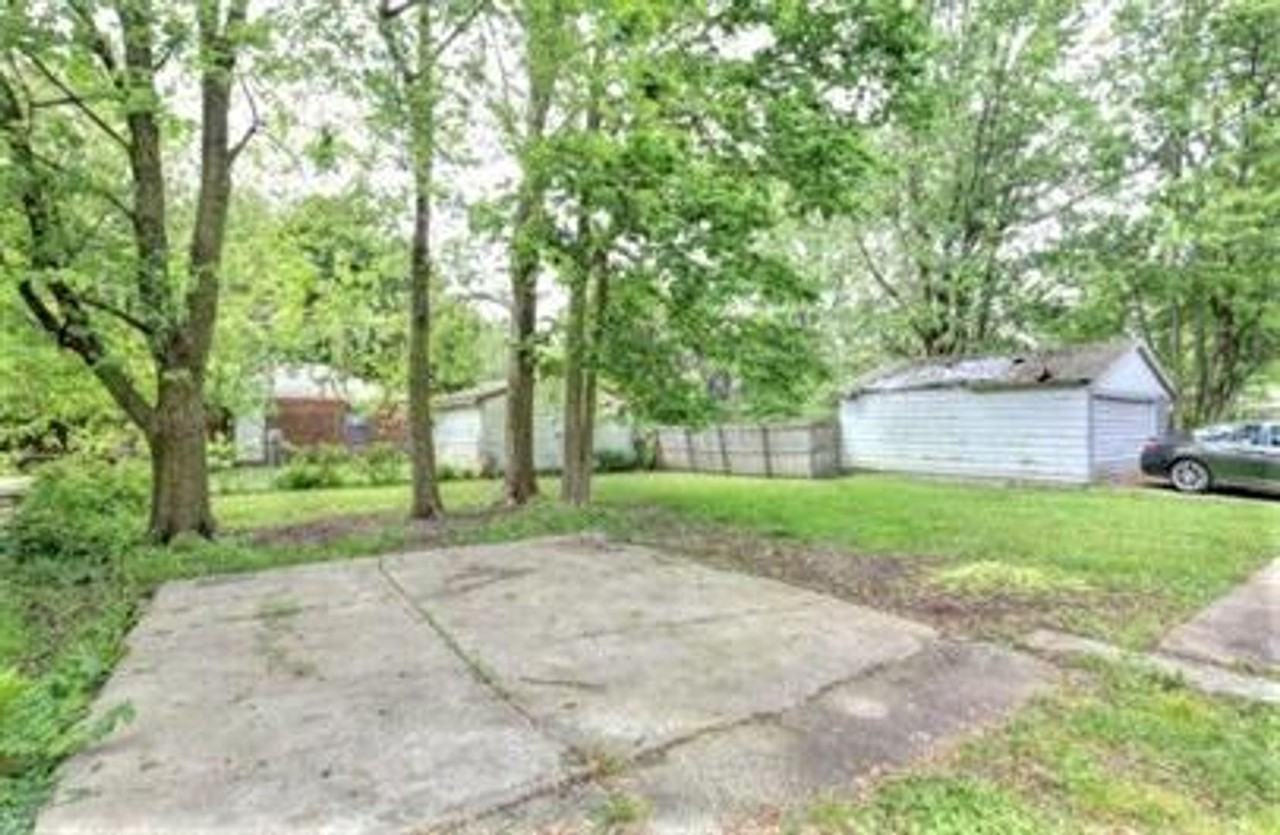 1011 W Tremont St - Photo 3 of 14