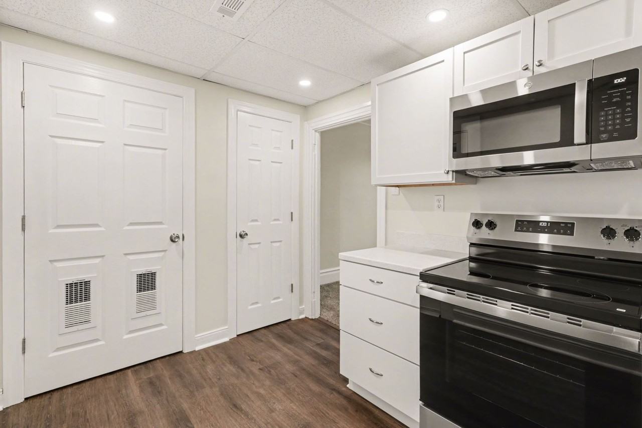 145 S Pitt St - Photo 6 of 38