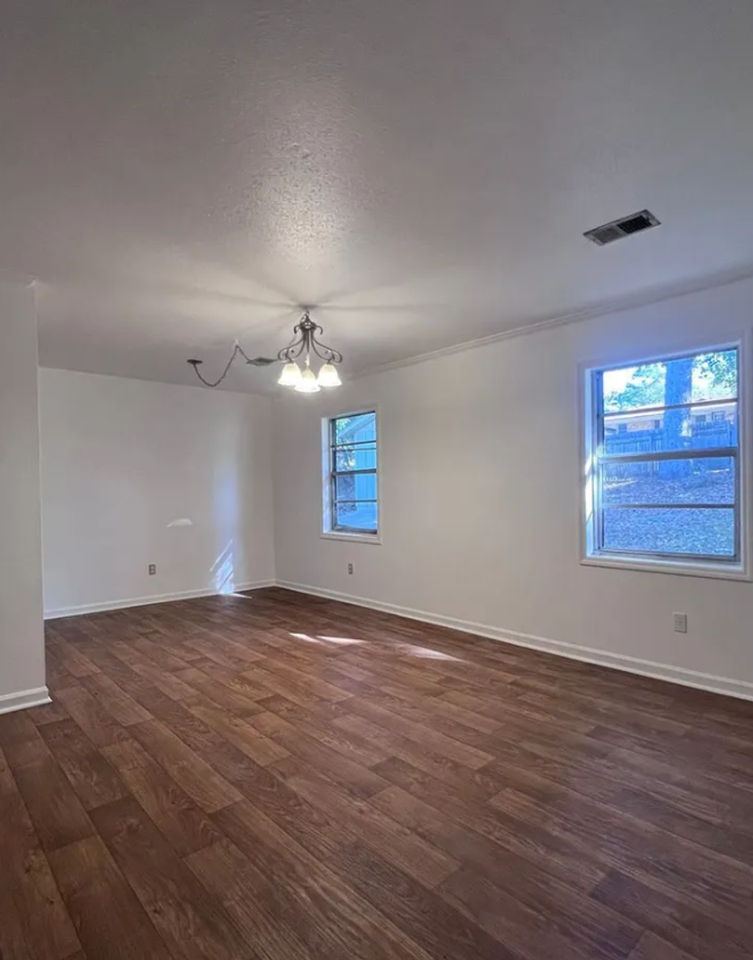 3307 Grace Dr - Photo 3 of 16