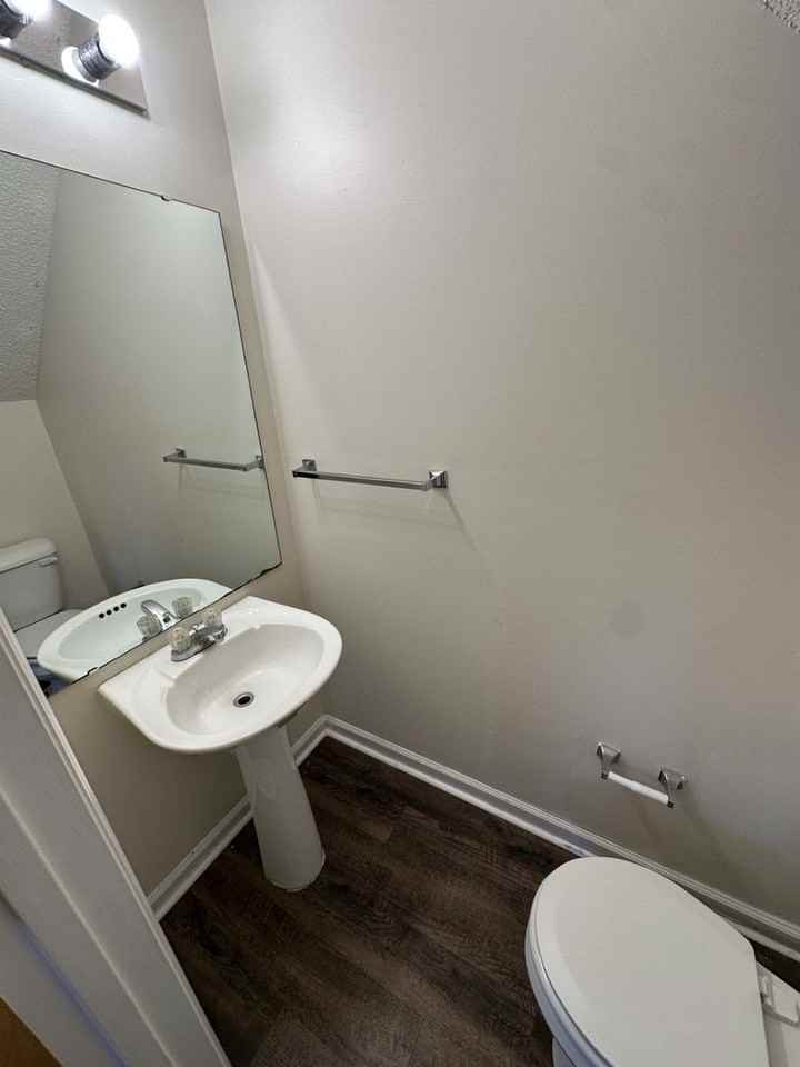 2938 Faversham Pl - Photo 6 of 9