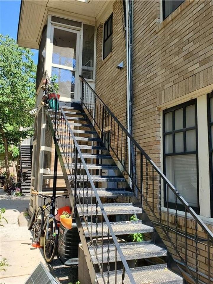 705 Graham Pl - Photo 2 of 16