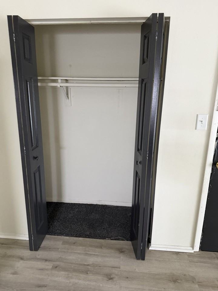 Parkway Apartments - Photo 7 of 12