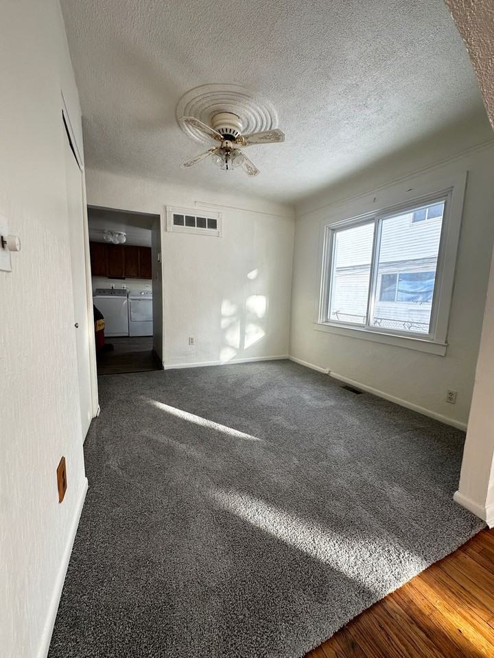 7286 Gilman St - Photo 5 of 18