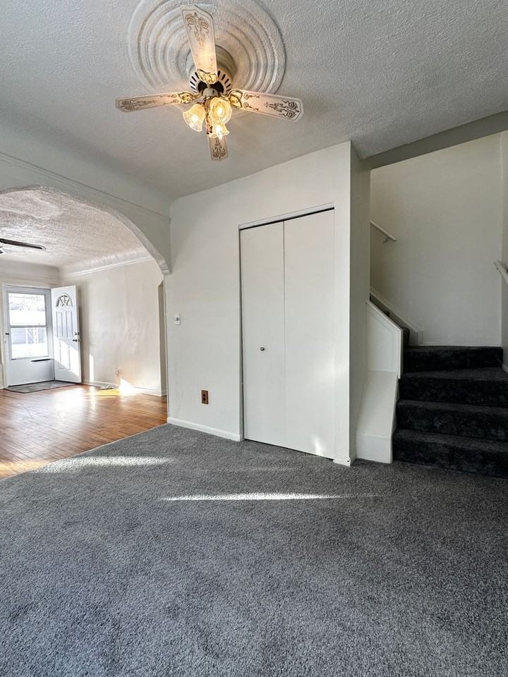 7286 Gilman St - Photo 6 of 18