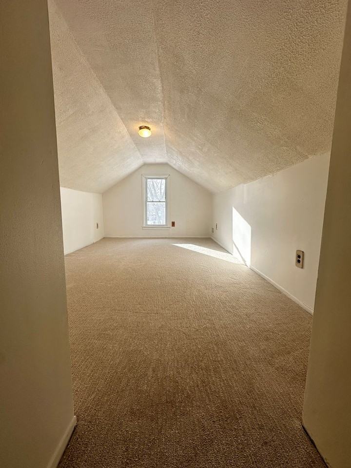 7286 Gilman St - Photo 7 of 18