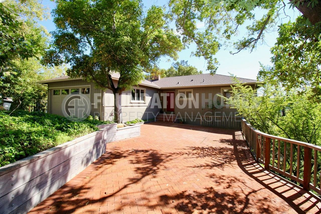 154 Jordan Ave - Photo 3 of 33