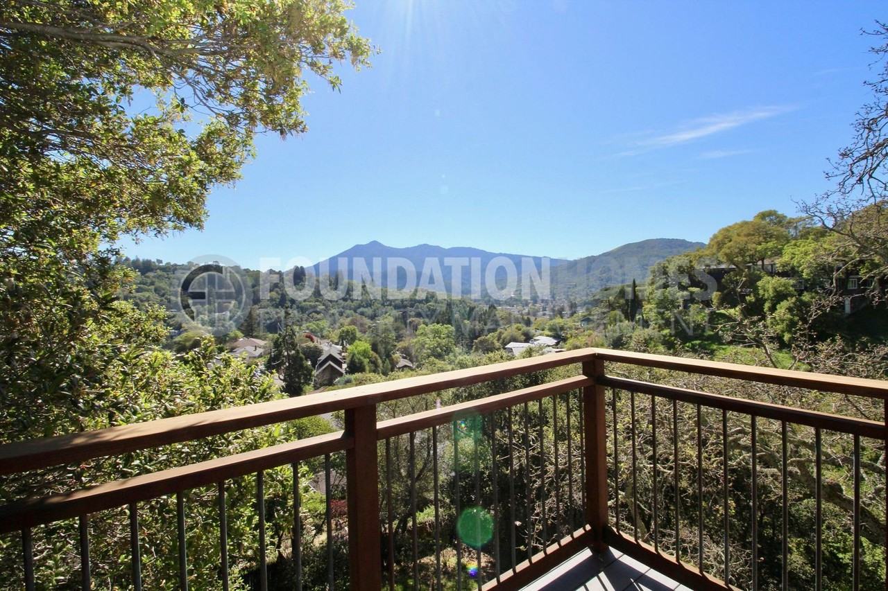 154 Jordan Ave - Photo 7 of 33