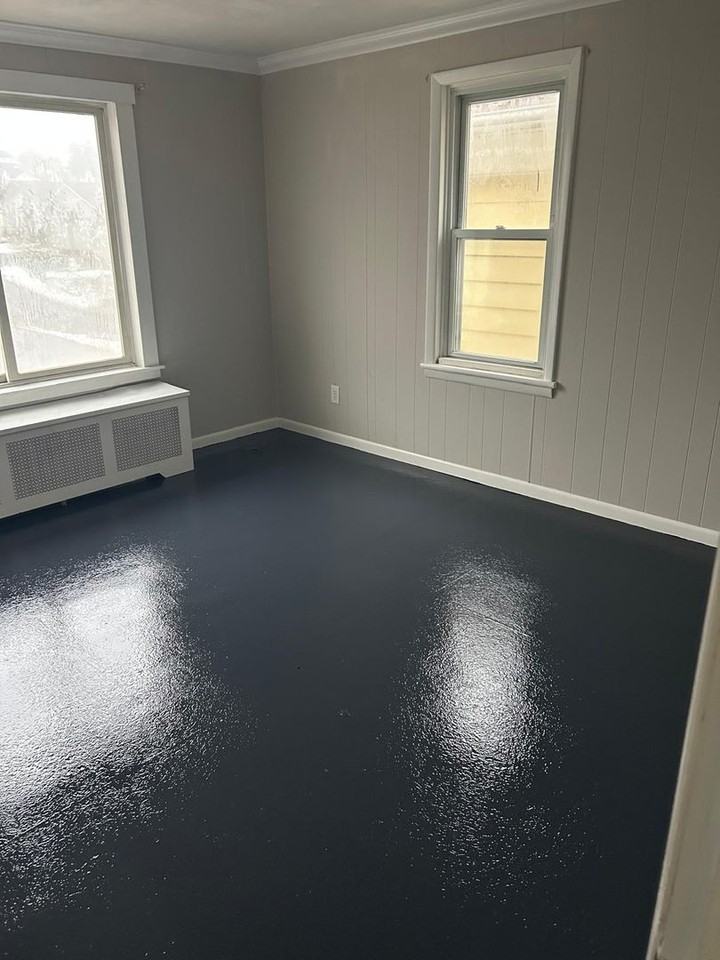 1347 W Spruce St - Photo 2 of 9