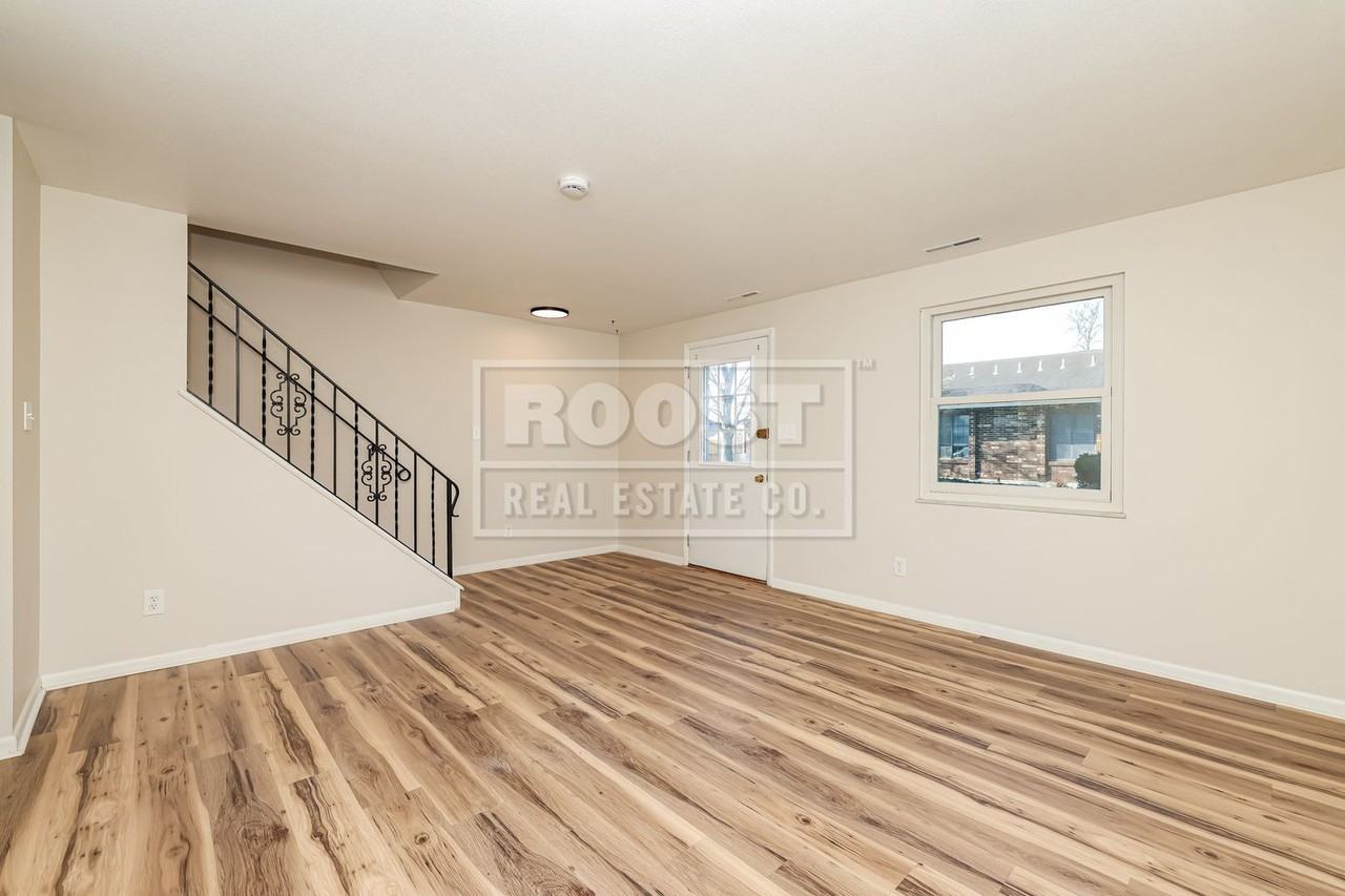 1233 Vester Ave - Photo 3 of 10