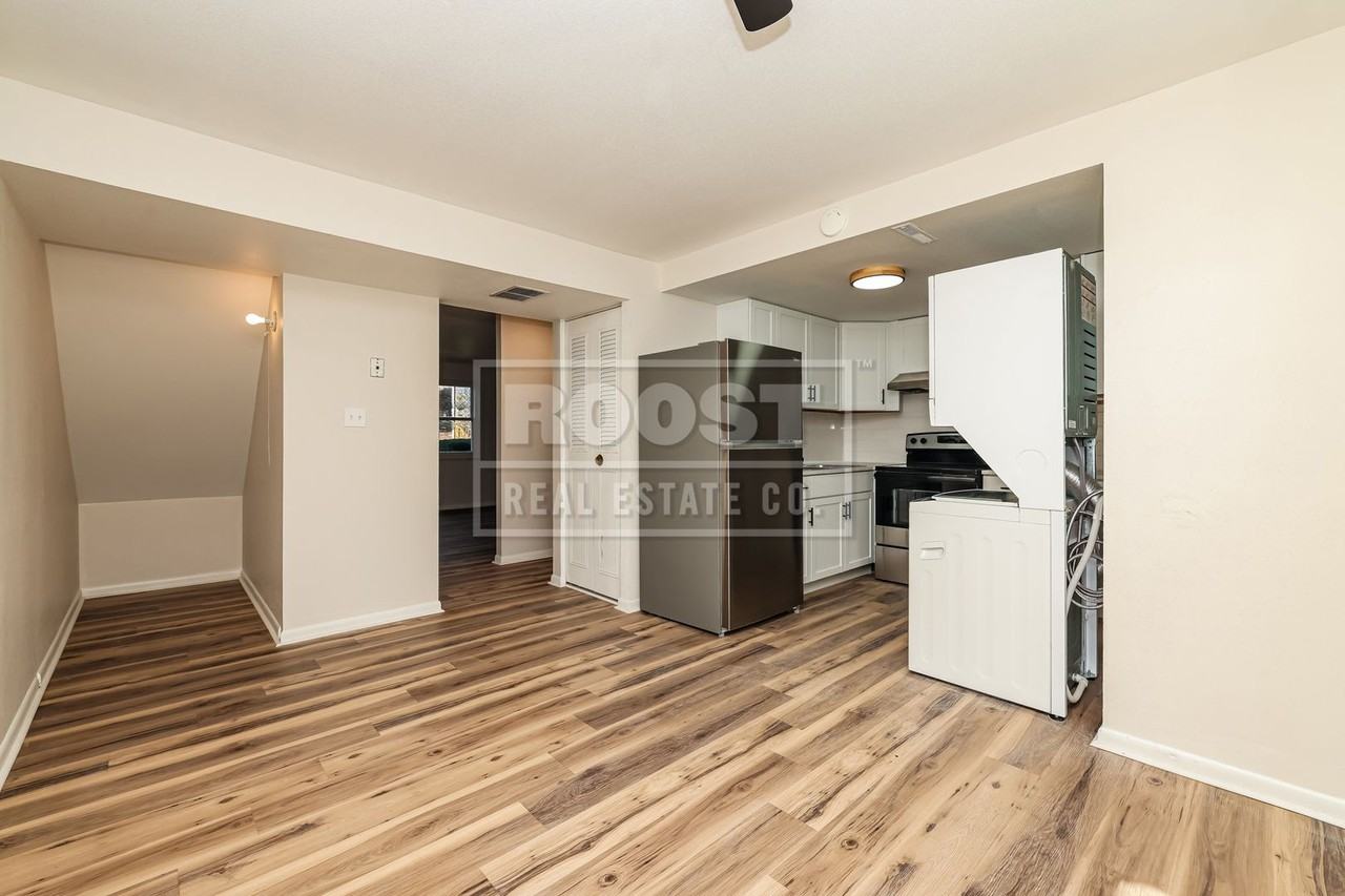 1233 Vester Ave - Photo 4 of 10