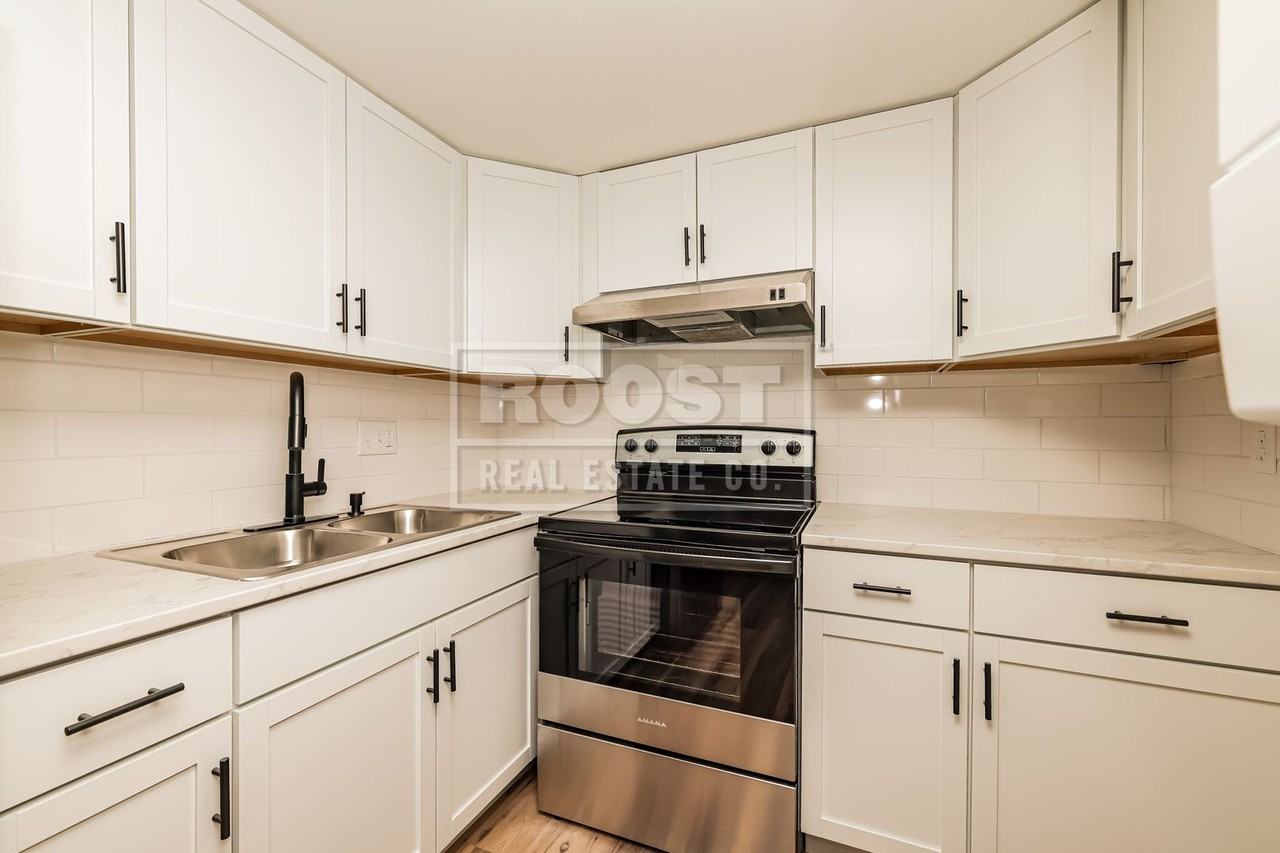 1233 Vester Ave - Photo 5 of 10