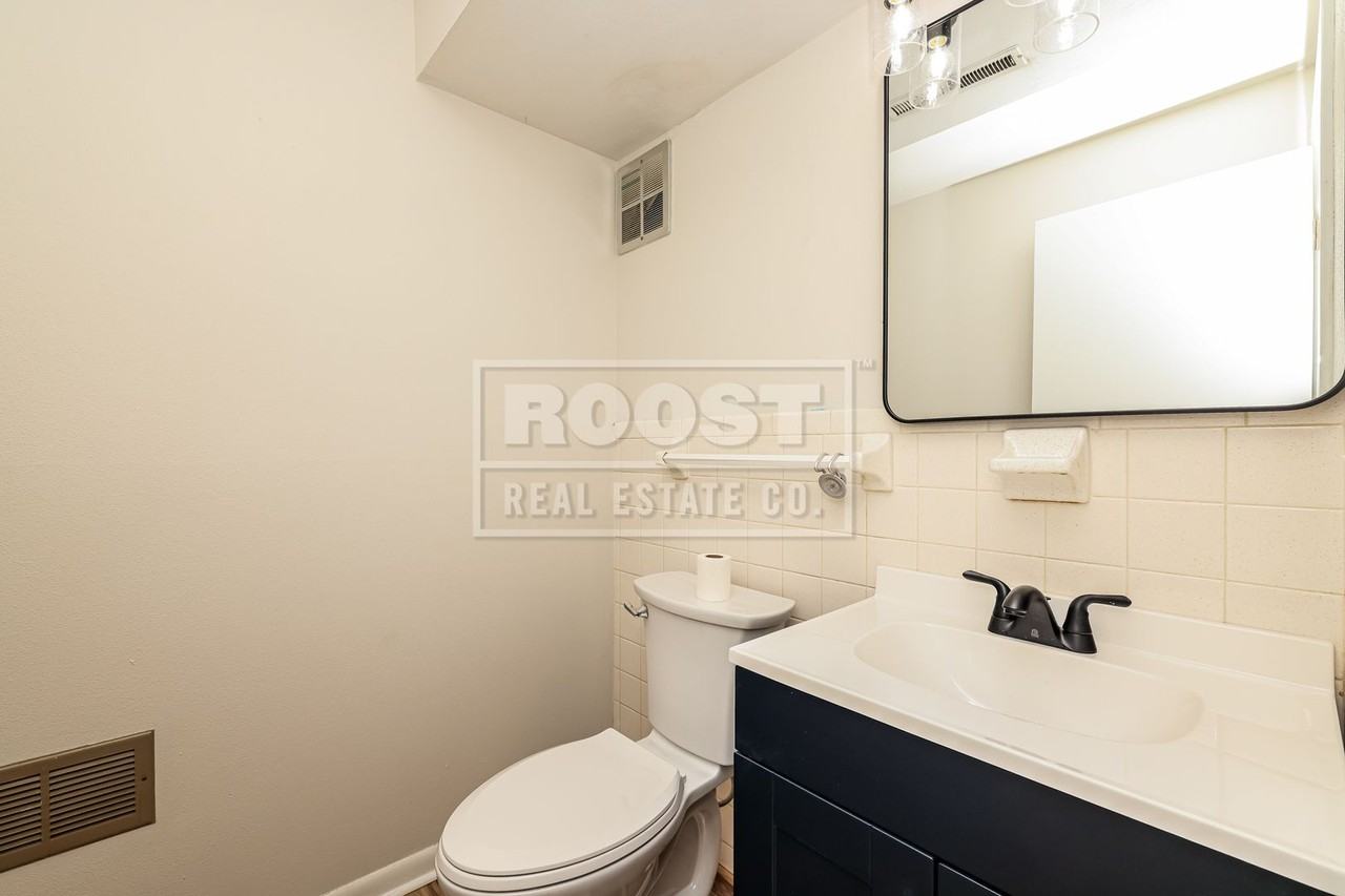 1233 Vester Ave - Photo 7 of 10