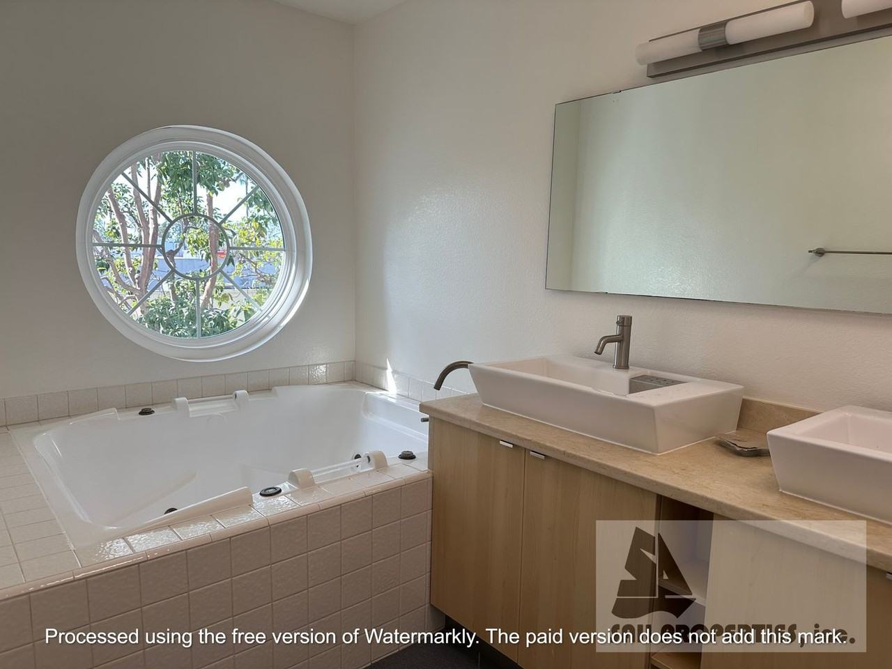 19135 Beachcrest Ln - Photo 4 of 6