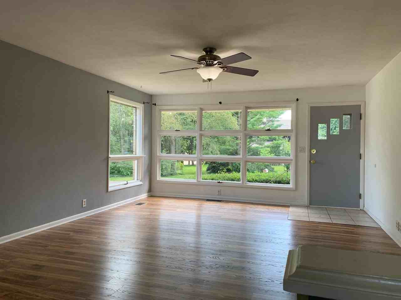 610 Richards Ln - Photo 3 of 9