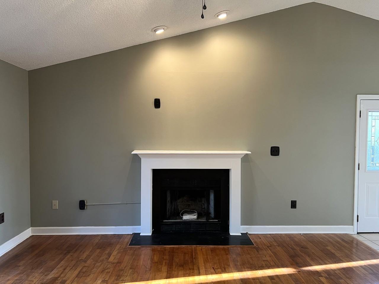 981 Santa Fe Trl - Photo 2 of 26