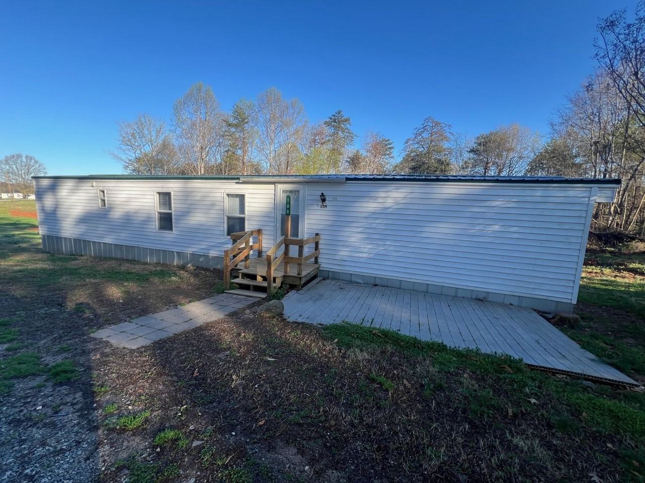 108 Ricks Ln - Photo 2 of 12