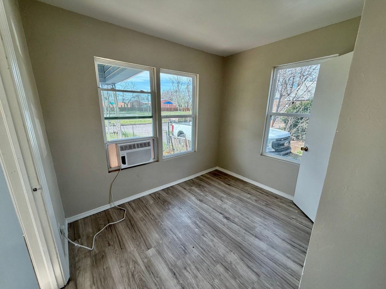 2409 W Main St - Photo 3 of 19