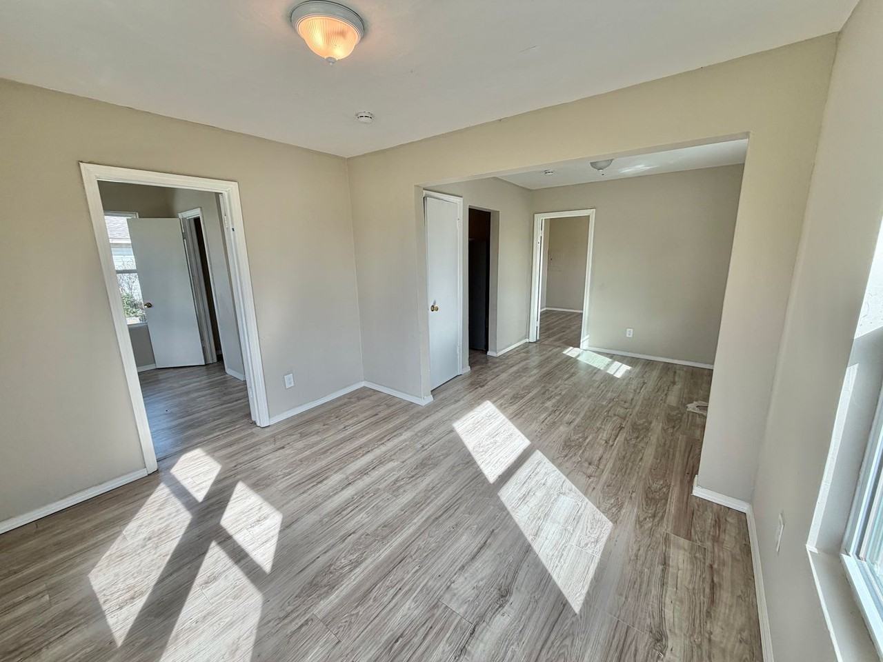 2409 W Main St - Photo 7 of 19