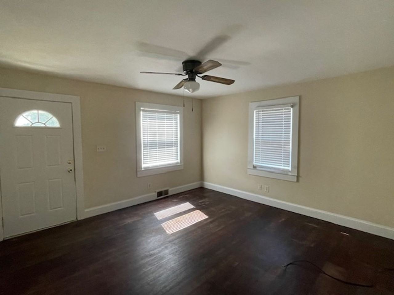 3811 Fritz St - Photo 4 of 15