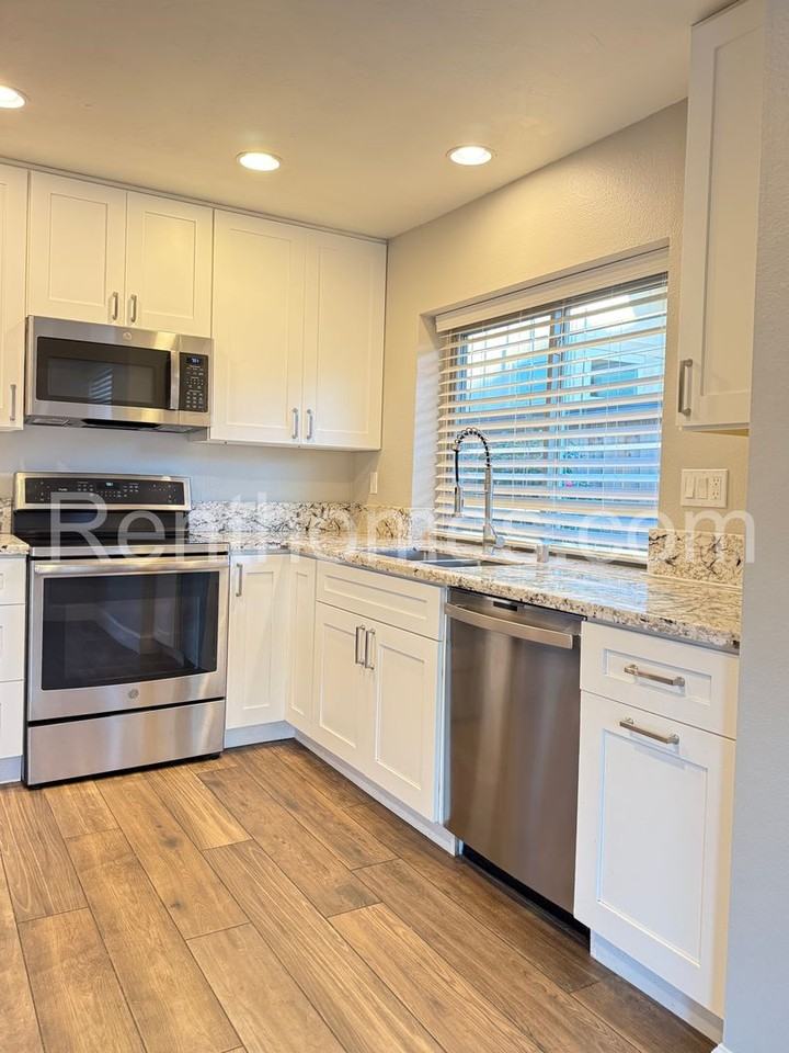 13513 Hike Ln - Photo 6 of 24