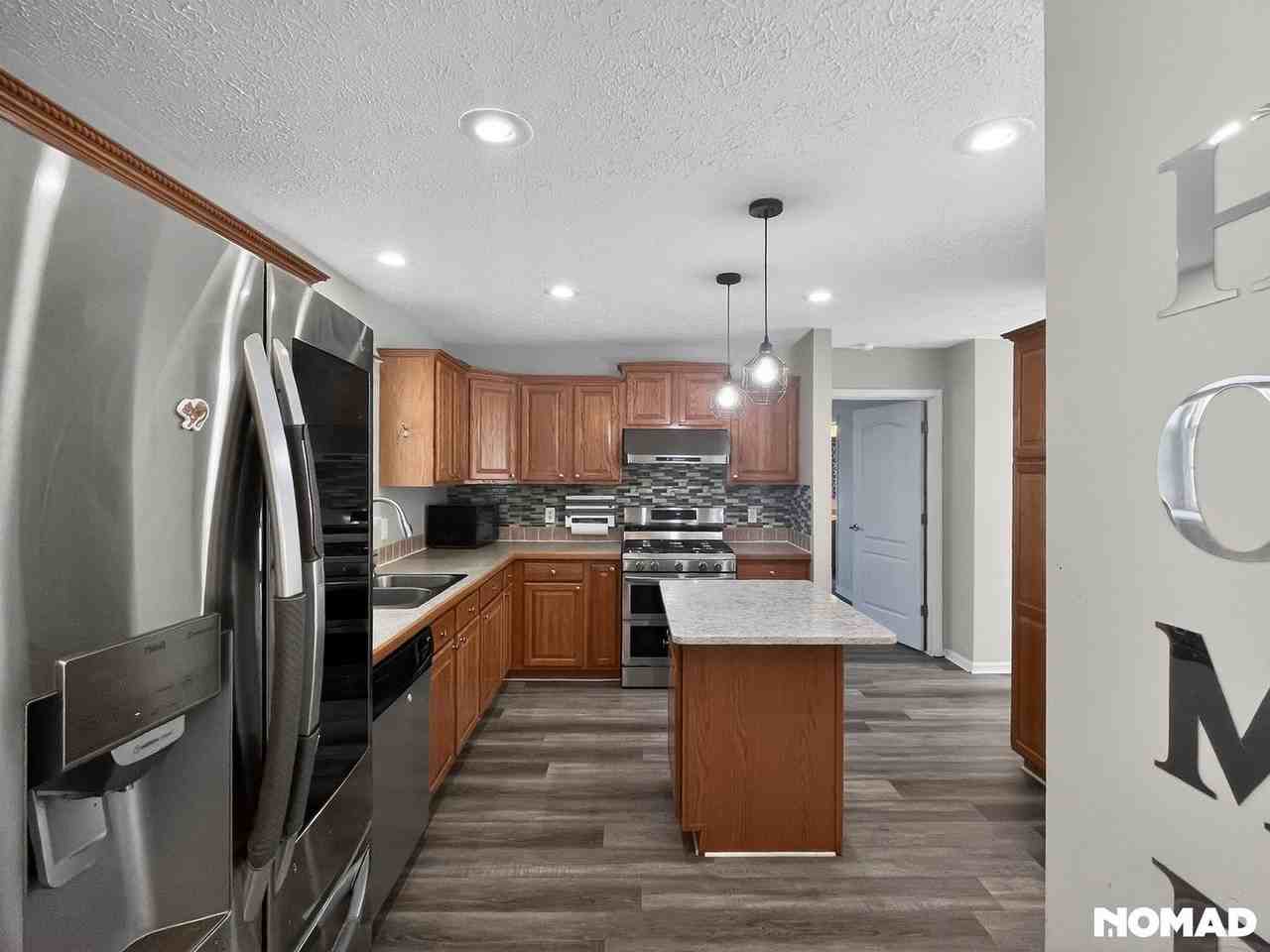 5711 Coddington Ln - Photo 5 of 43