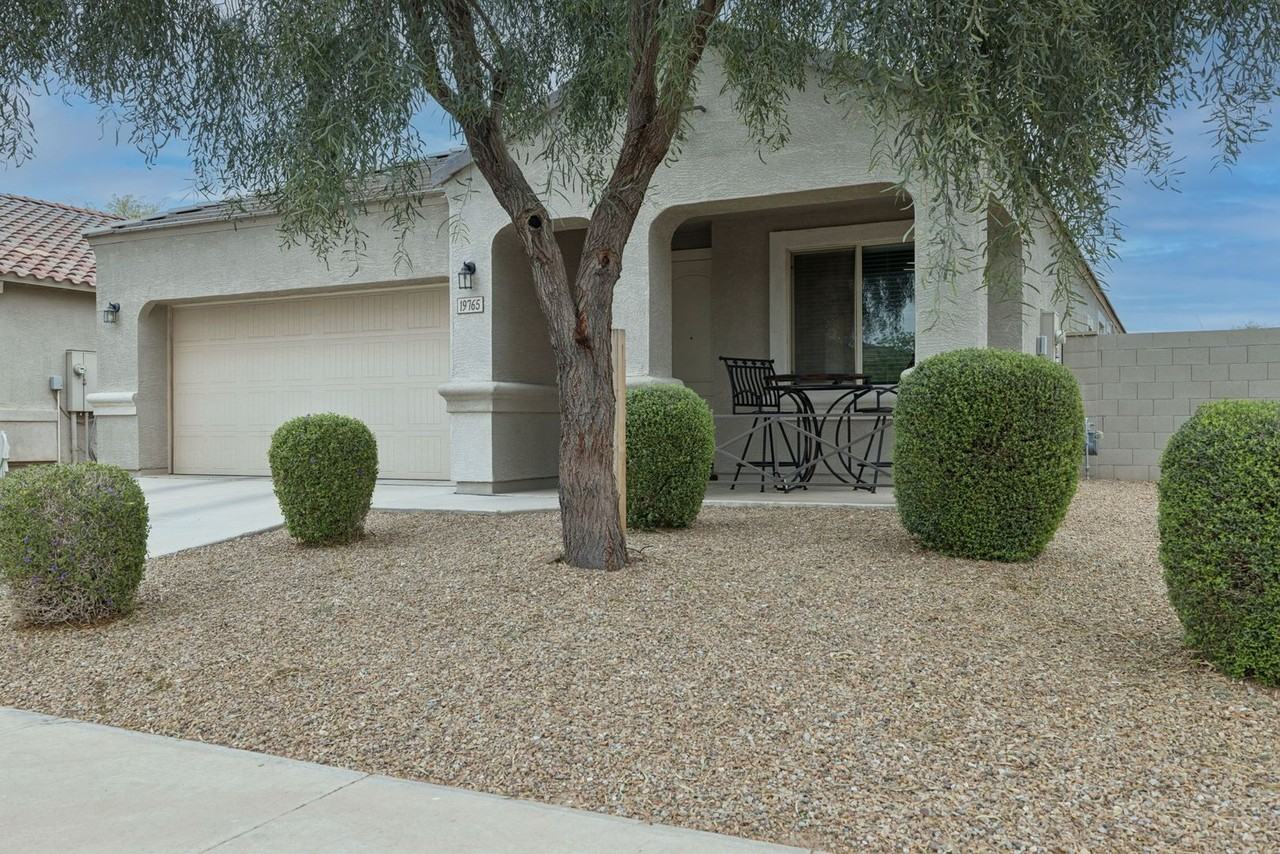 19765 N Tammy St - Photo 4 of 38