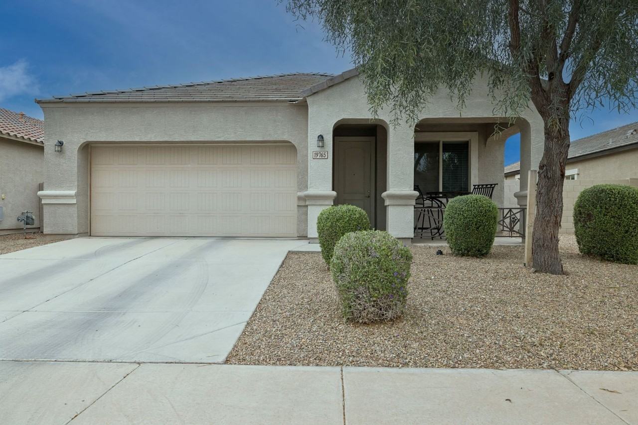 19765 N Tammy St - Photo 5 of 38