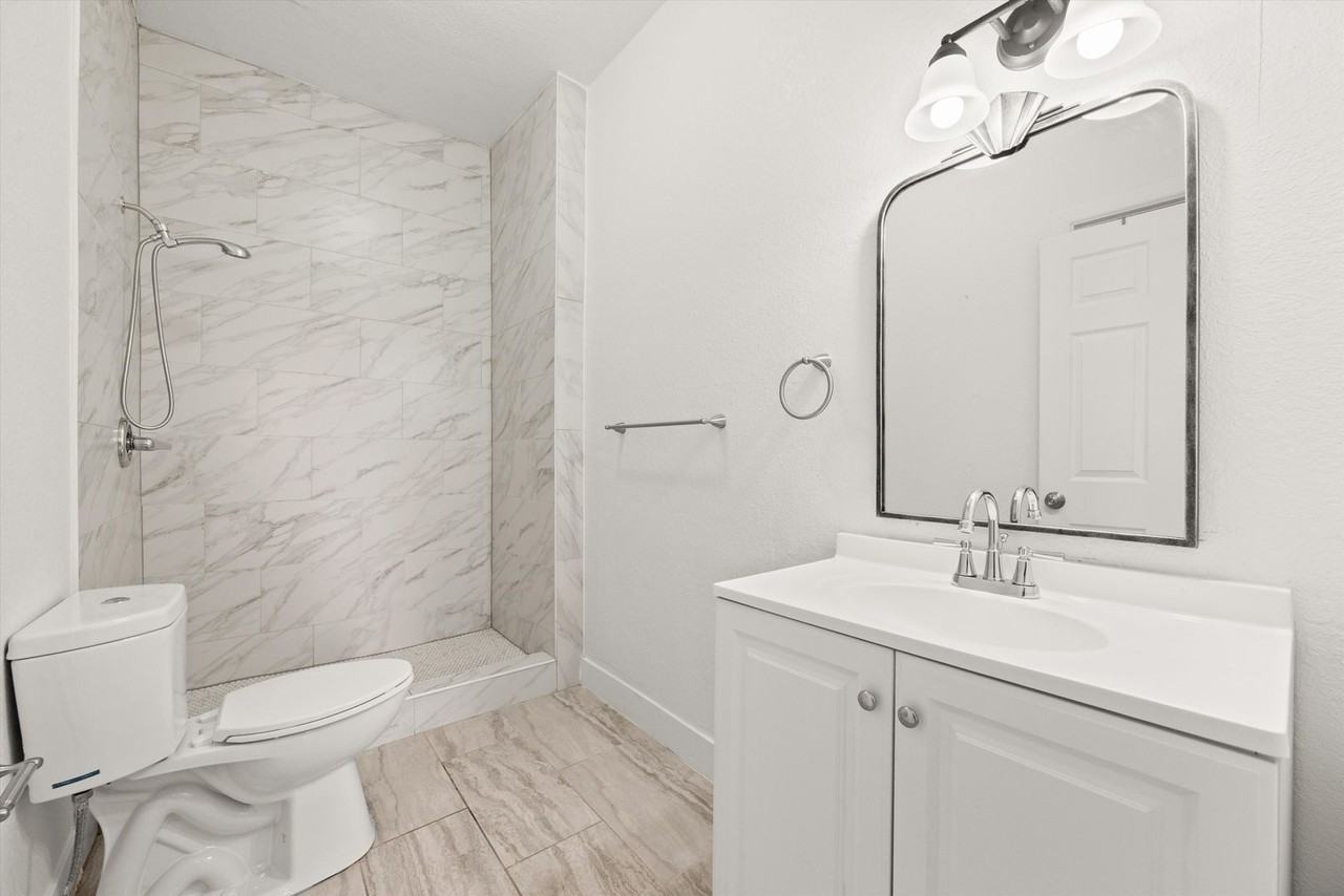 2113 E 16th Ave - Photo 7 of 17