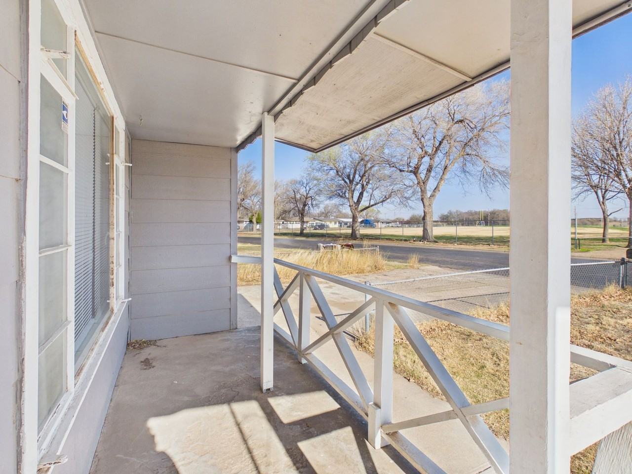 2606 Ne 20th Ave - Photo 3 of 28