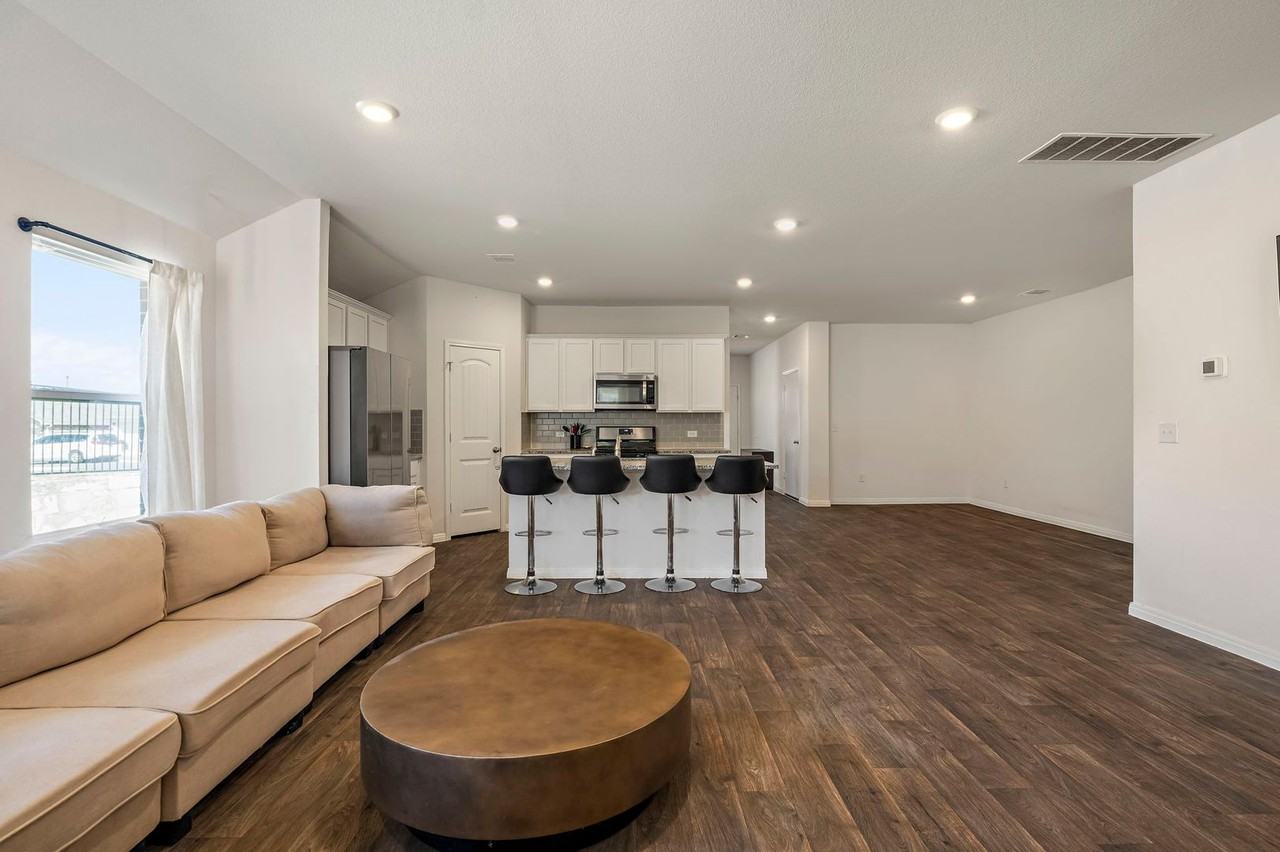 19601 Abigail Fillmore Rd - Photo 6 of 37