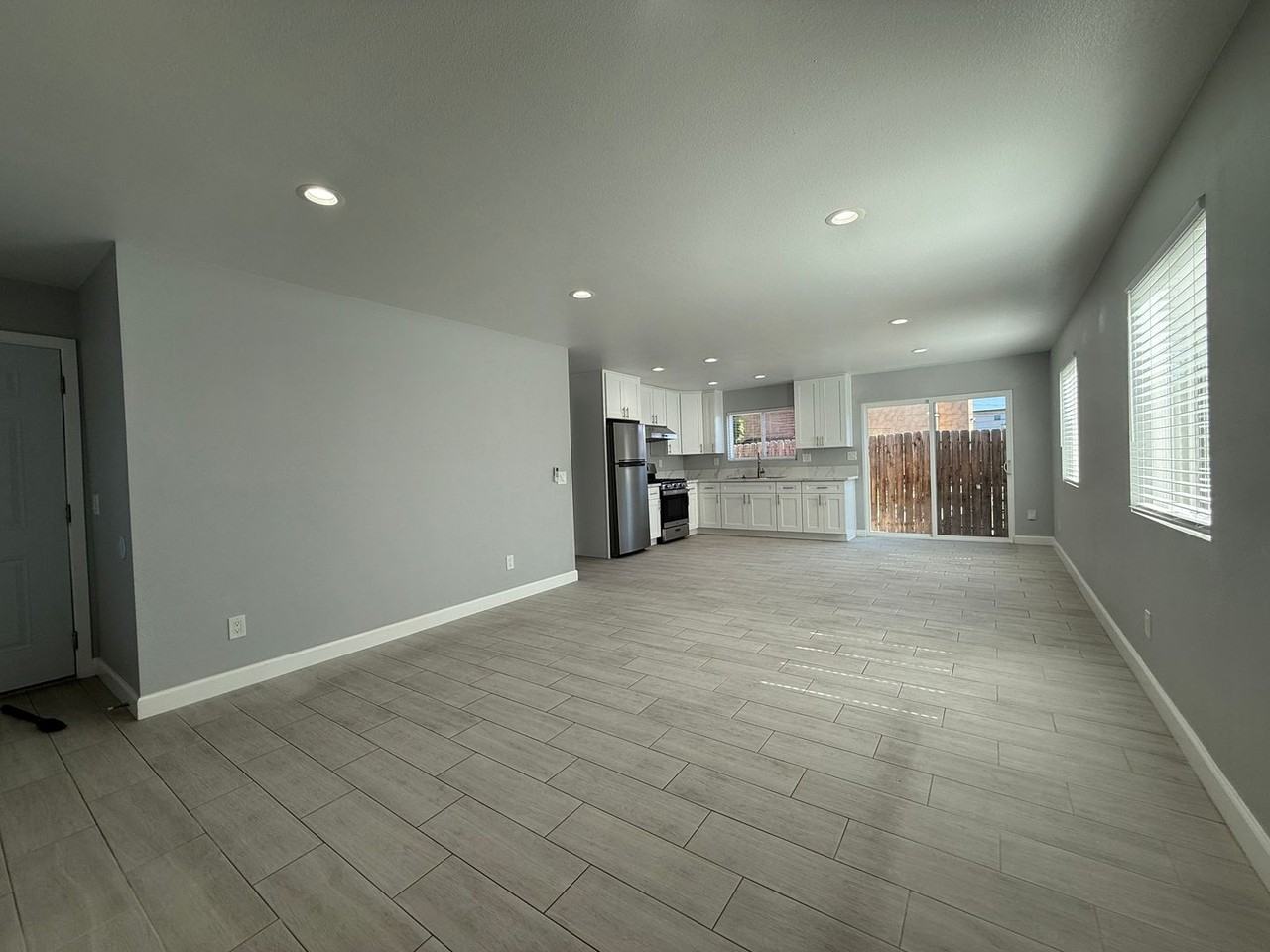 3634 Birch St - Photo 4 of 38