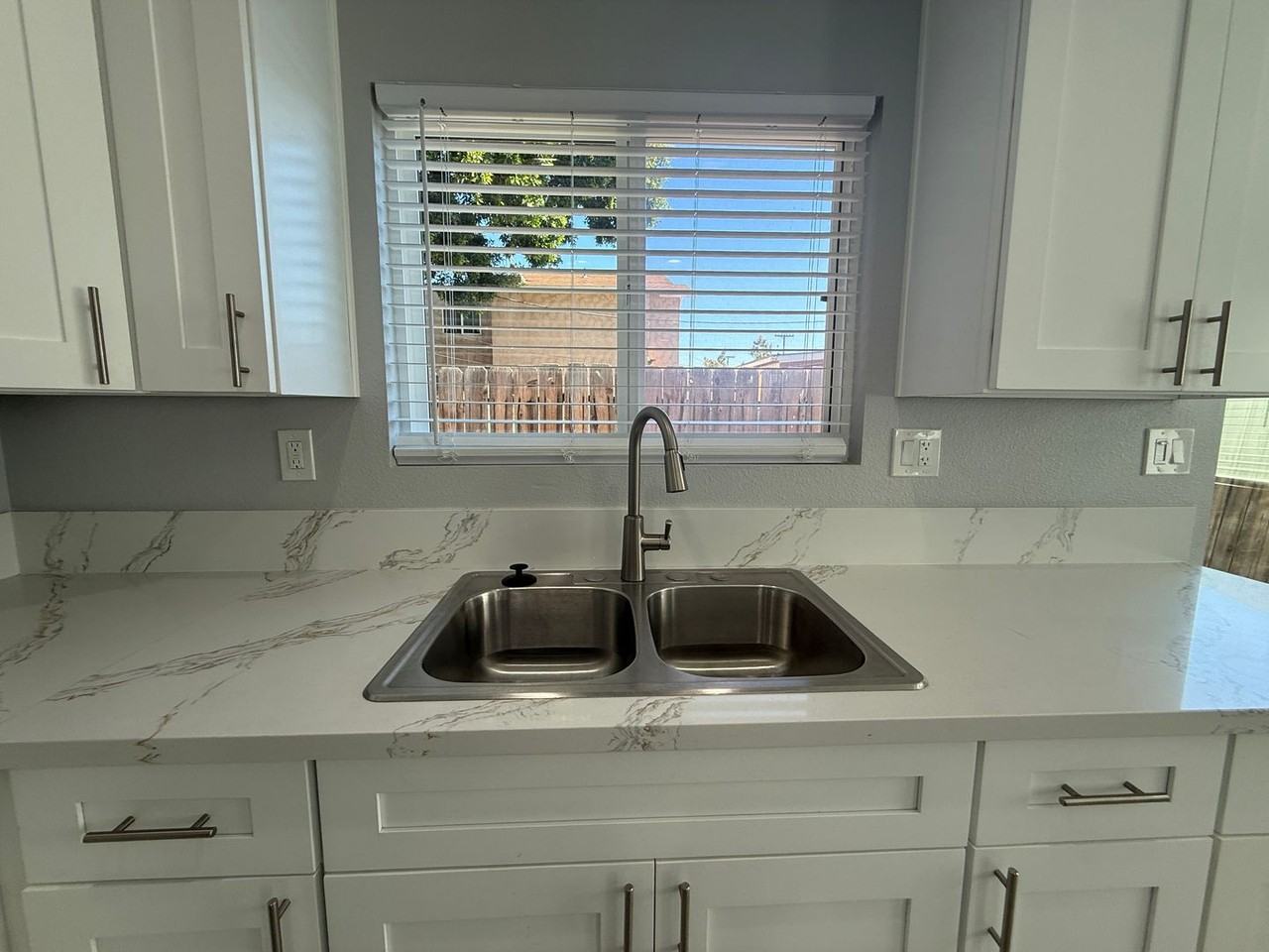 3634 Birch St - Photo 7 of 38