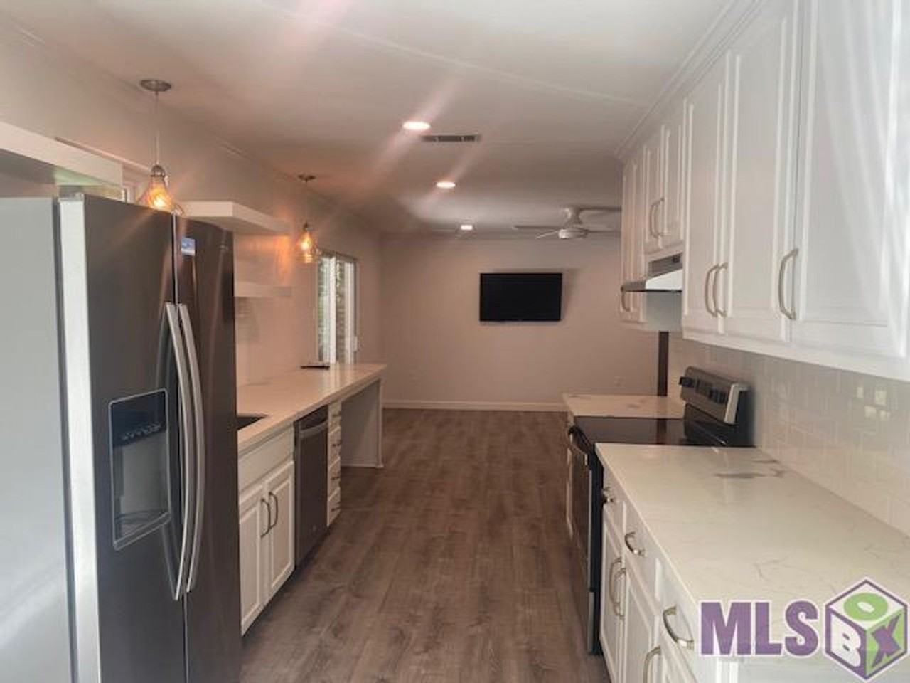 1174 - Photo 3 of 10