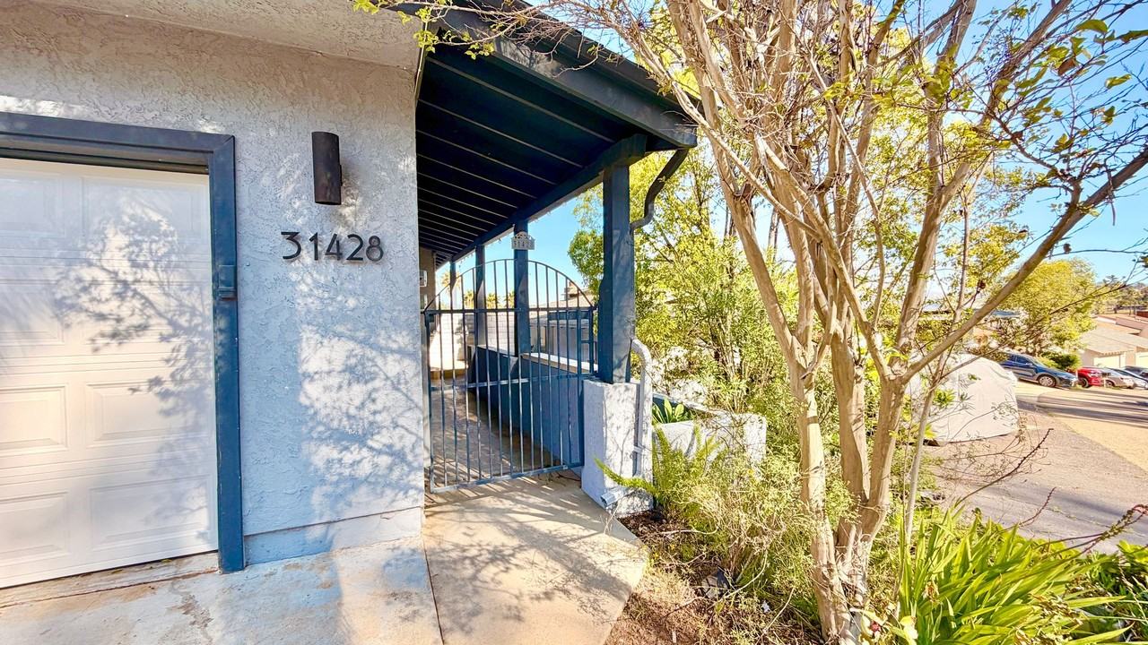 31428 Club Vista Ln - Photo 2 of 43