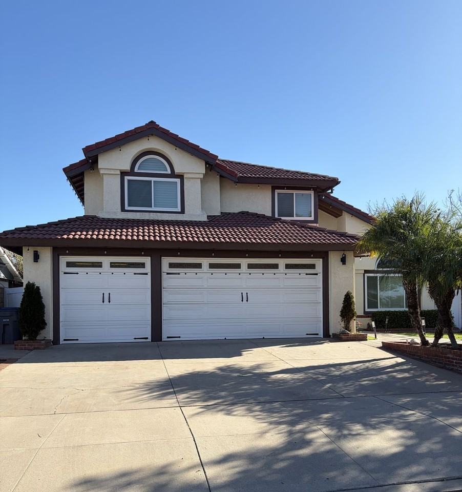 1940 Kensington Ln - Photo 2 of 28