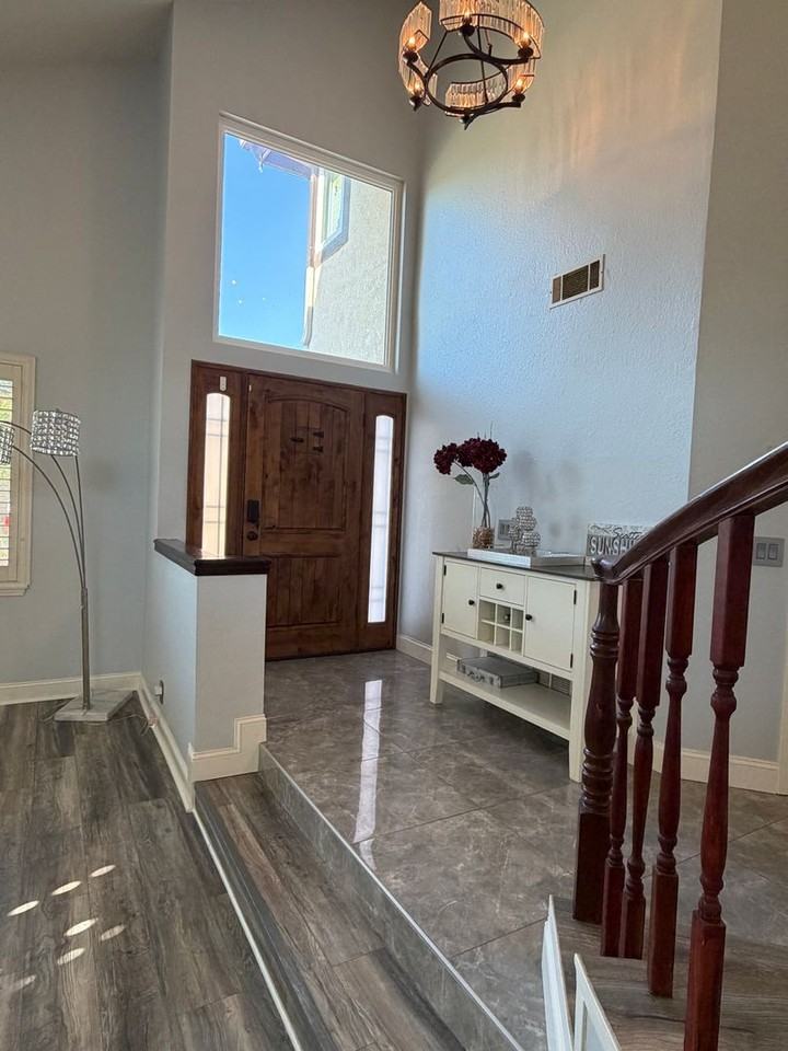 1940 Kensington Ln - Photo 4 of 28