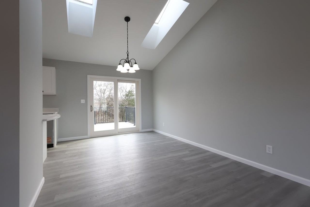 662 Ballantrae Dr - Photo 7 of 43