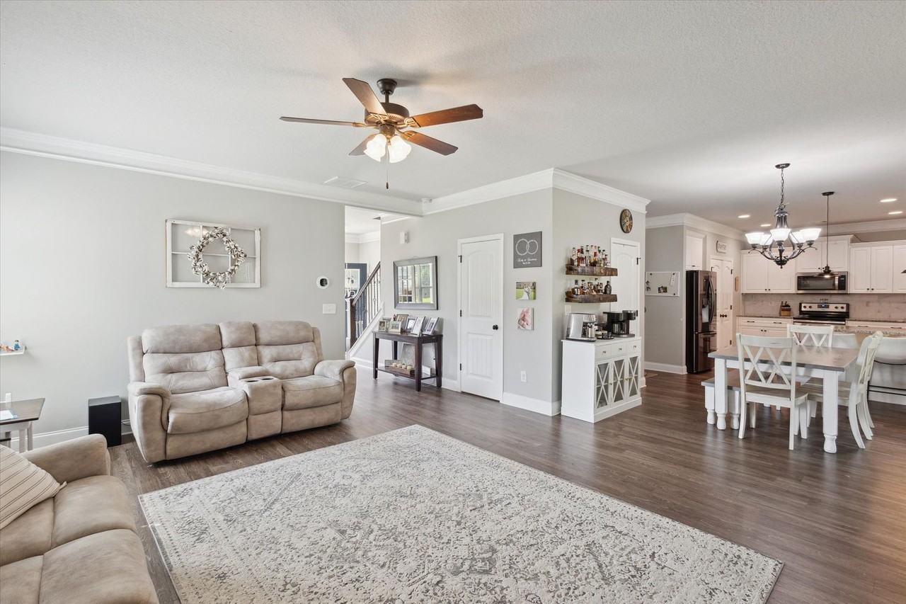 105 Summer Station Dr - Photo 2 of 46